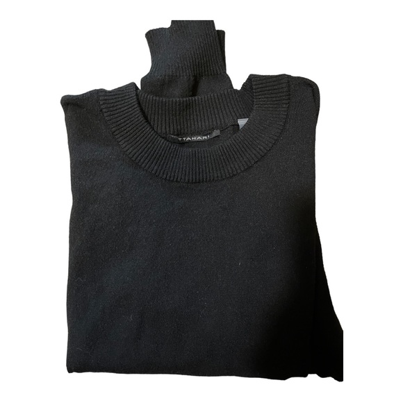 Tahari black sweater size medium - Picture 2 of 2